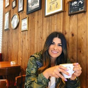 Meet your Posher, Deana